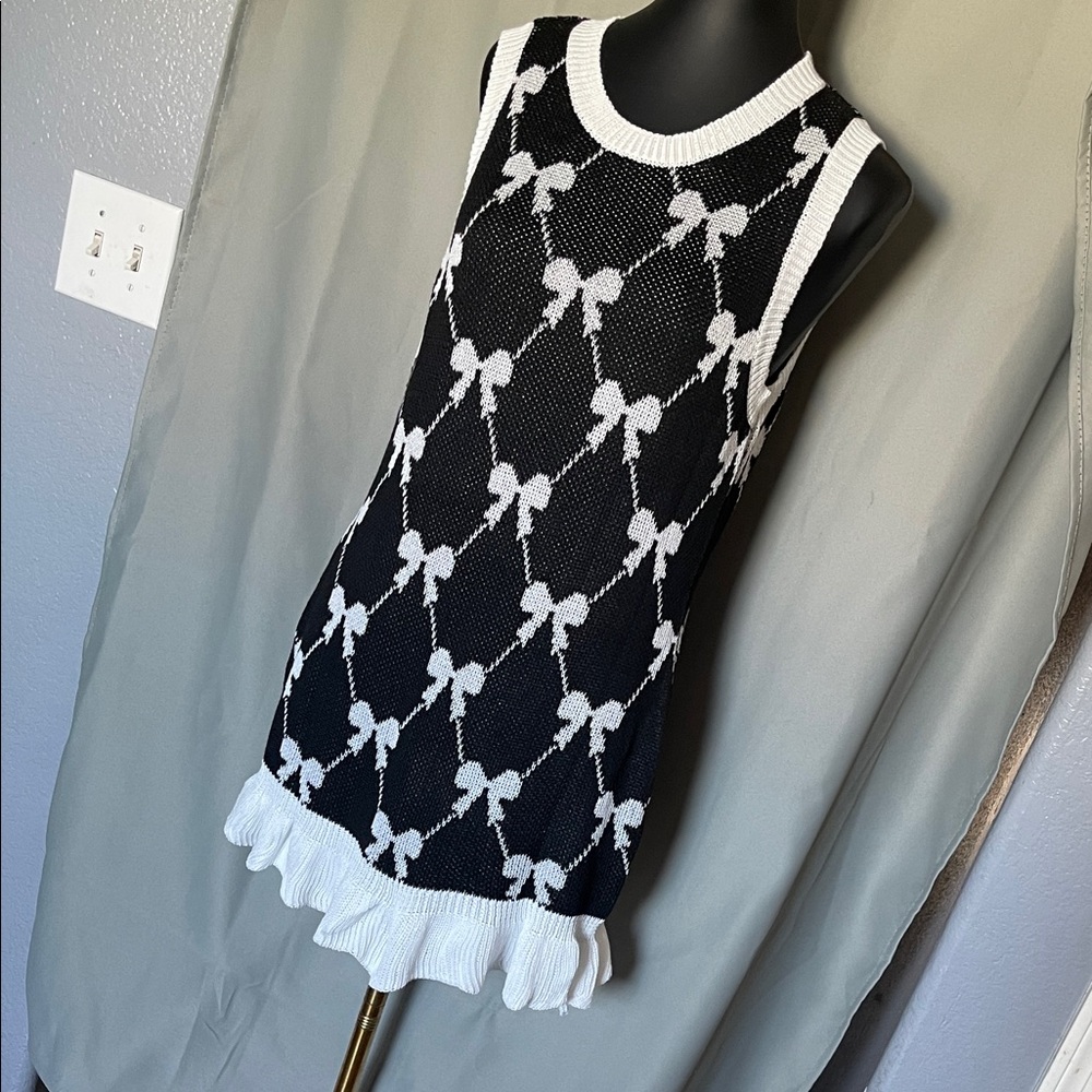 Black & White Bow Knit Sleeveless Ruffle Hem Dress